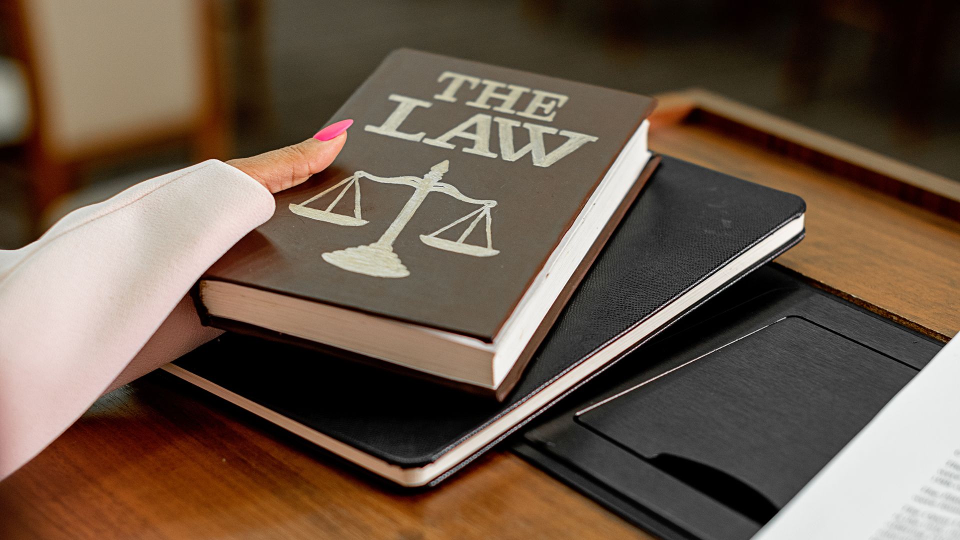 How Robert Hindin & Associates Handles San Diego Truck Accident Claims in California