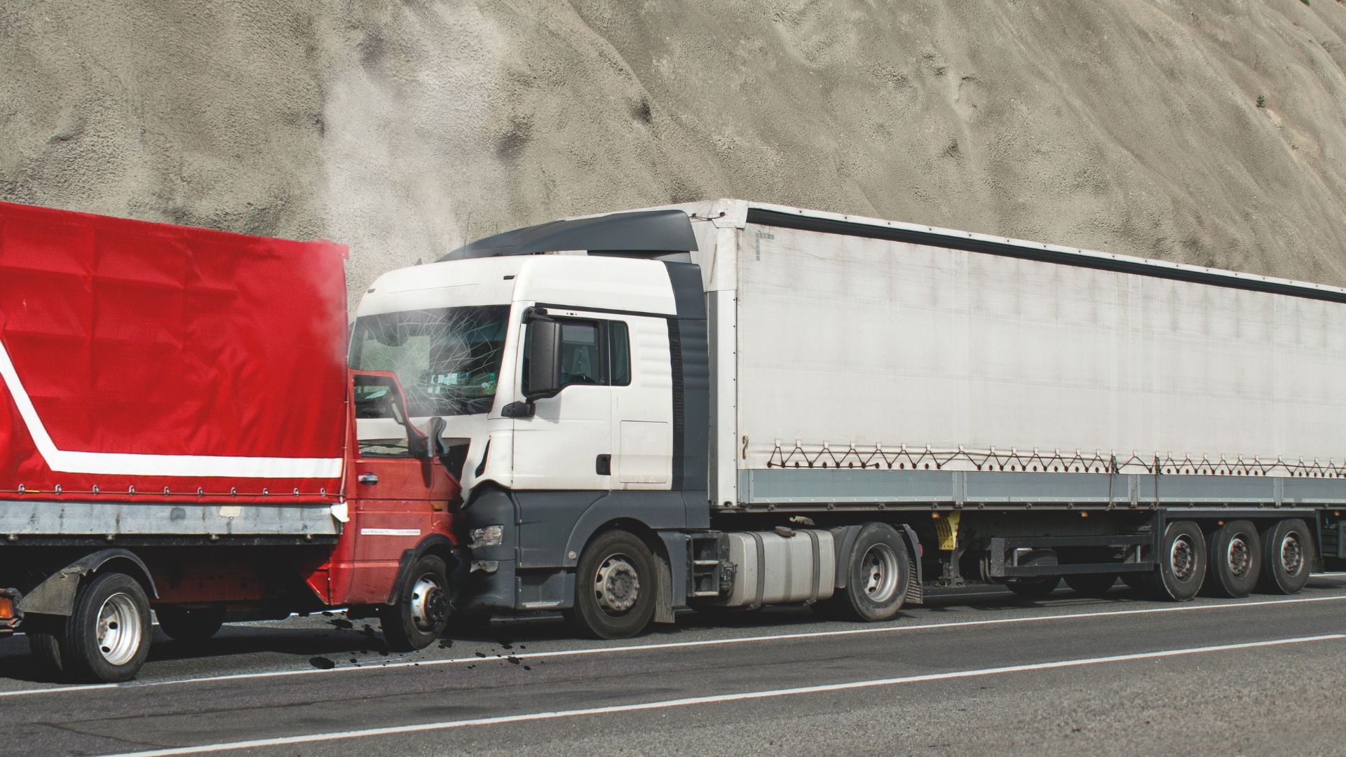 How Truck Accident Lawyers in Anaheim Investigate Trucking Company Responsibility in California