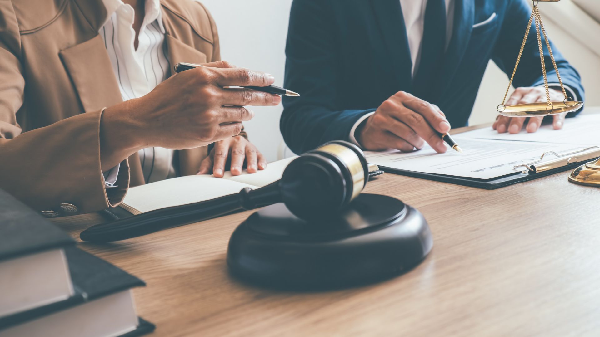 What Evidence Do Truck Accident Lawyers in Los Angeles Review After a Commercial Crash in California