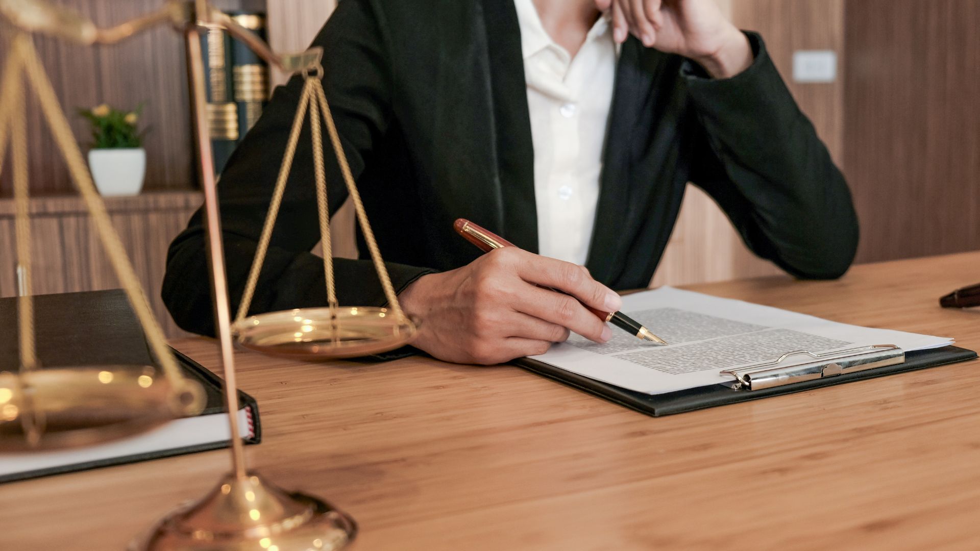 Why Long Beach Residents Trust Robert Hindin & Associates With Truck Accident Claims in California